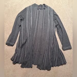 ANTHRO KNITTED & KNOTTED Gray Sweater